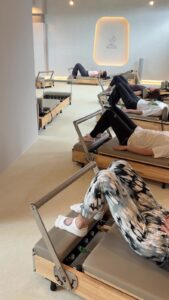 pilatesMUSK名張店のマシンピラティスの様子